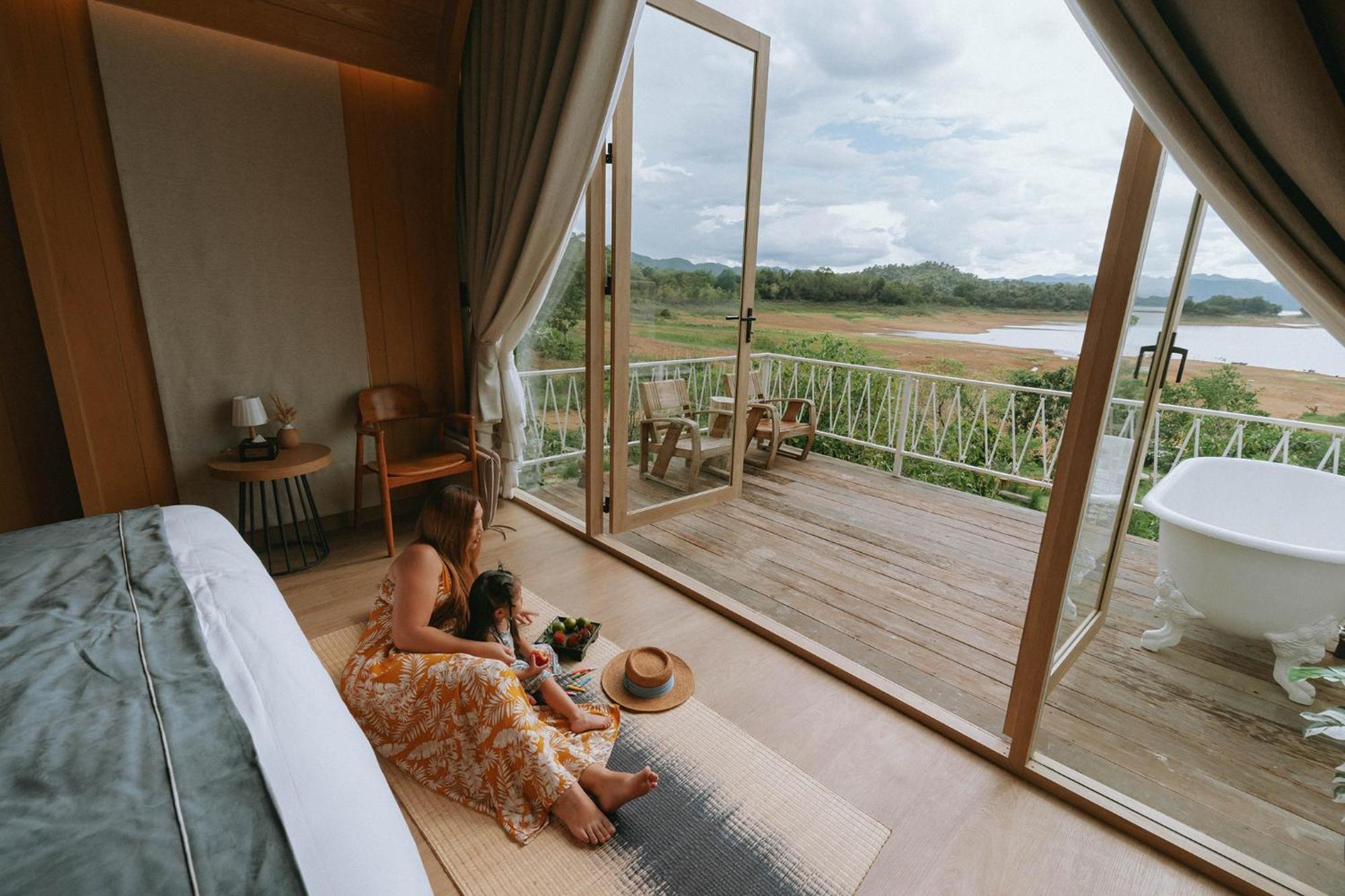 Le La Lake Resort And Spa Kaeng Krachan Exterior photo